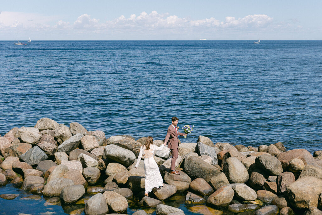 Couple get married in Stevns Klint in Denmark portrait by the beach